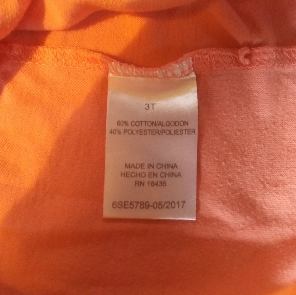 Two t-shirts size 3T - Picture 4 of 12